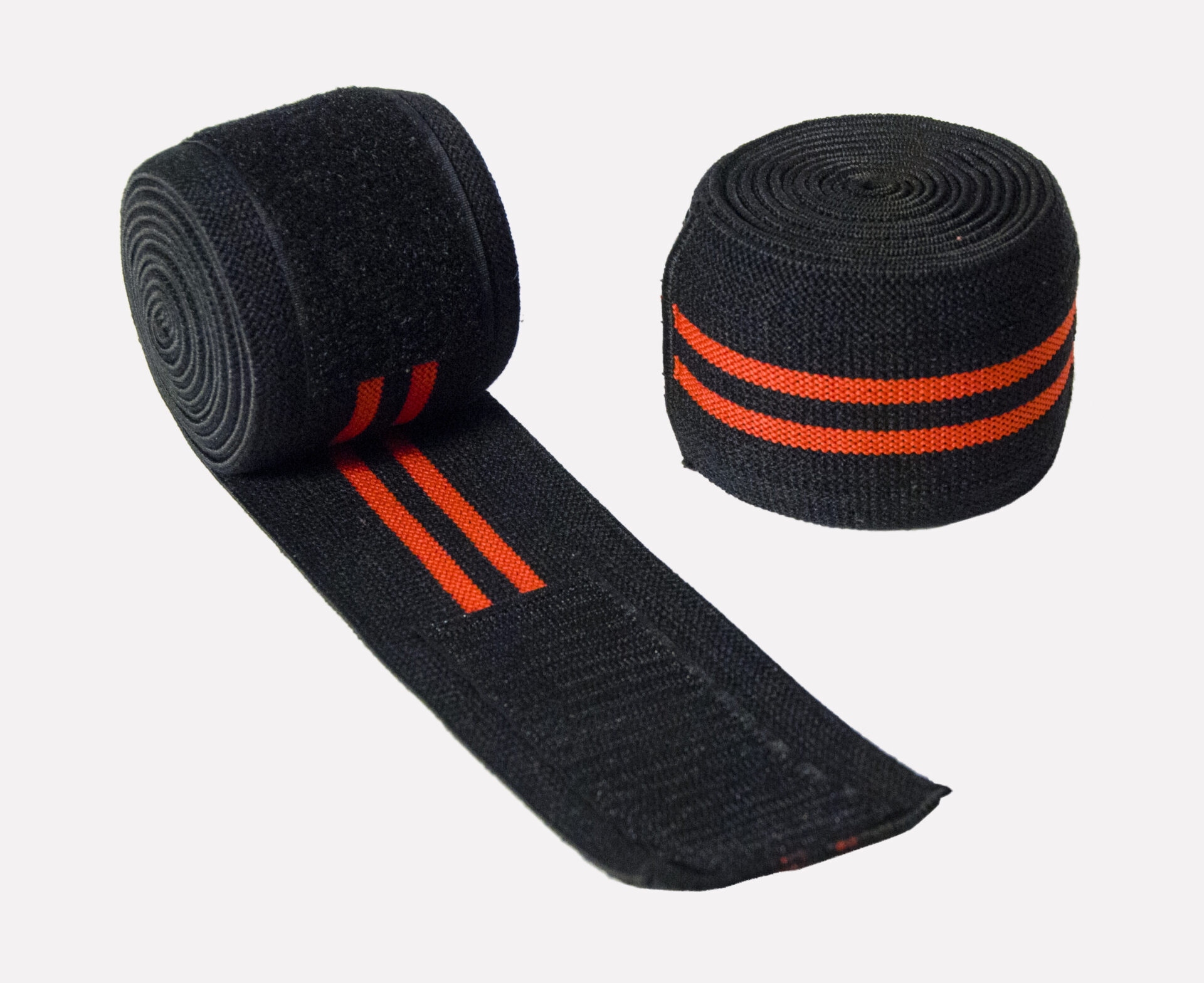 Nordic DUKE® Polvisiteet 2,0m ovat jämäkästi polvia tukevat siteet kovaankin treeniin.